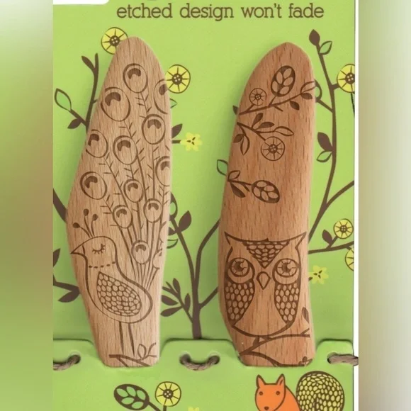 Woodland Beechwood Etched No Fade Spreaders Hedgehog Squirrel Peacock Owl Design - Picture 2 of 3